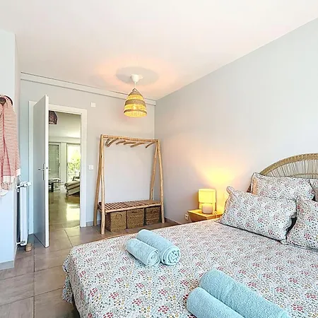 Private Garden Pool & Tennis 15 Min Walk To Center *